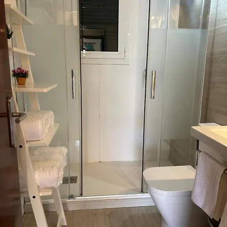 Apartment 5 Minutes Away From The Sea *