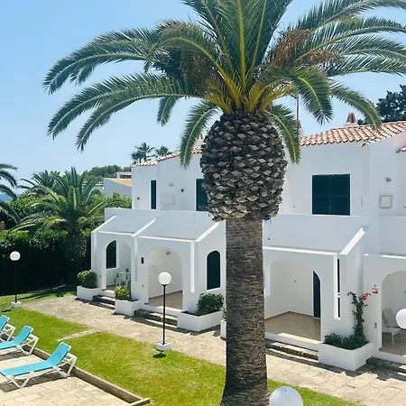 Apartment 5 Minutes Away From The Sea *